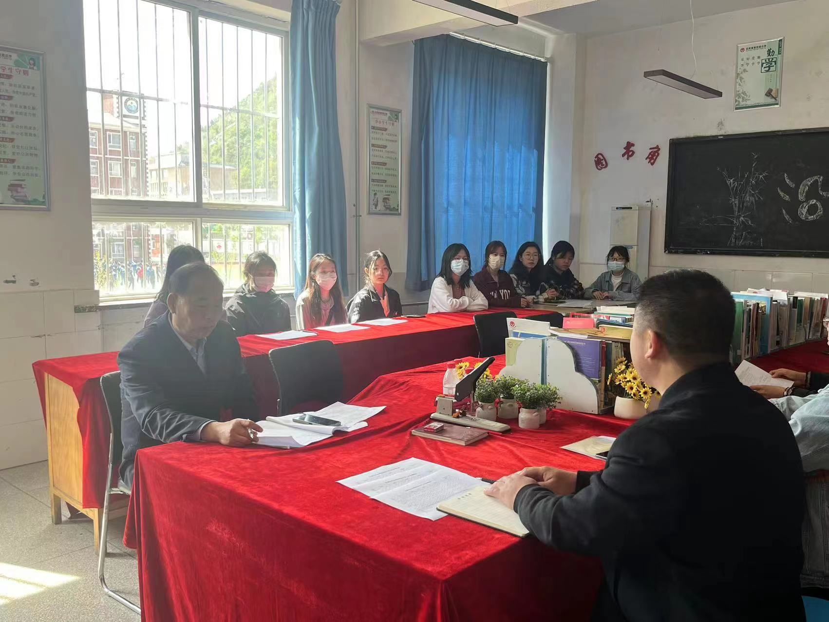 公司与沿河湾初级中学携手开展实习基地交流活动