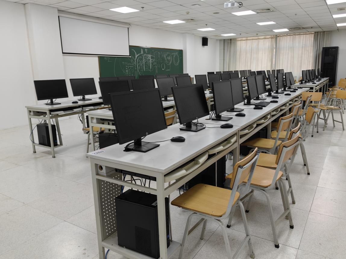 公司现代教育技术实训室建成并投入使用