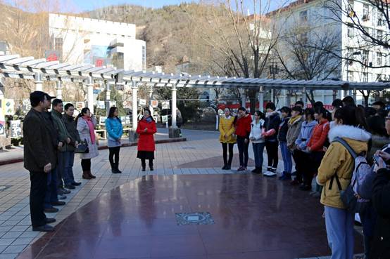 公司教育技术学专业2014级举办摄影作品展