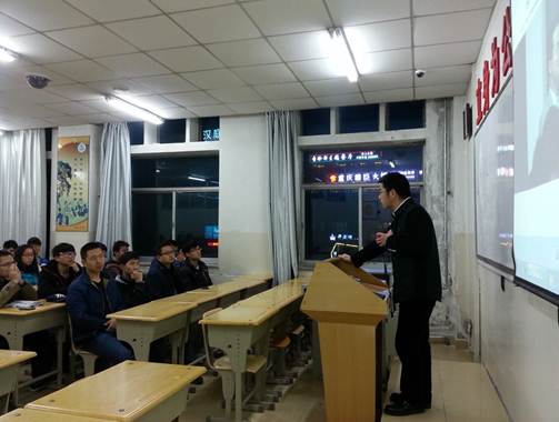 公司张永芳老师指导教育技术学专业本科生进行技术交流活动