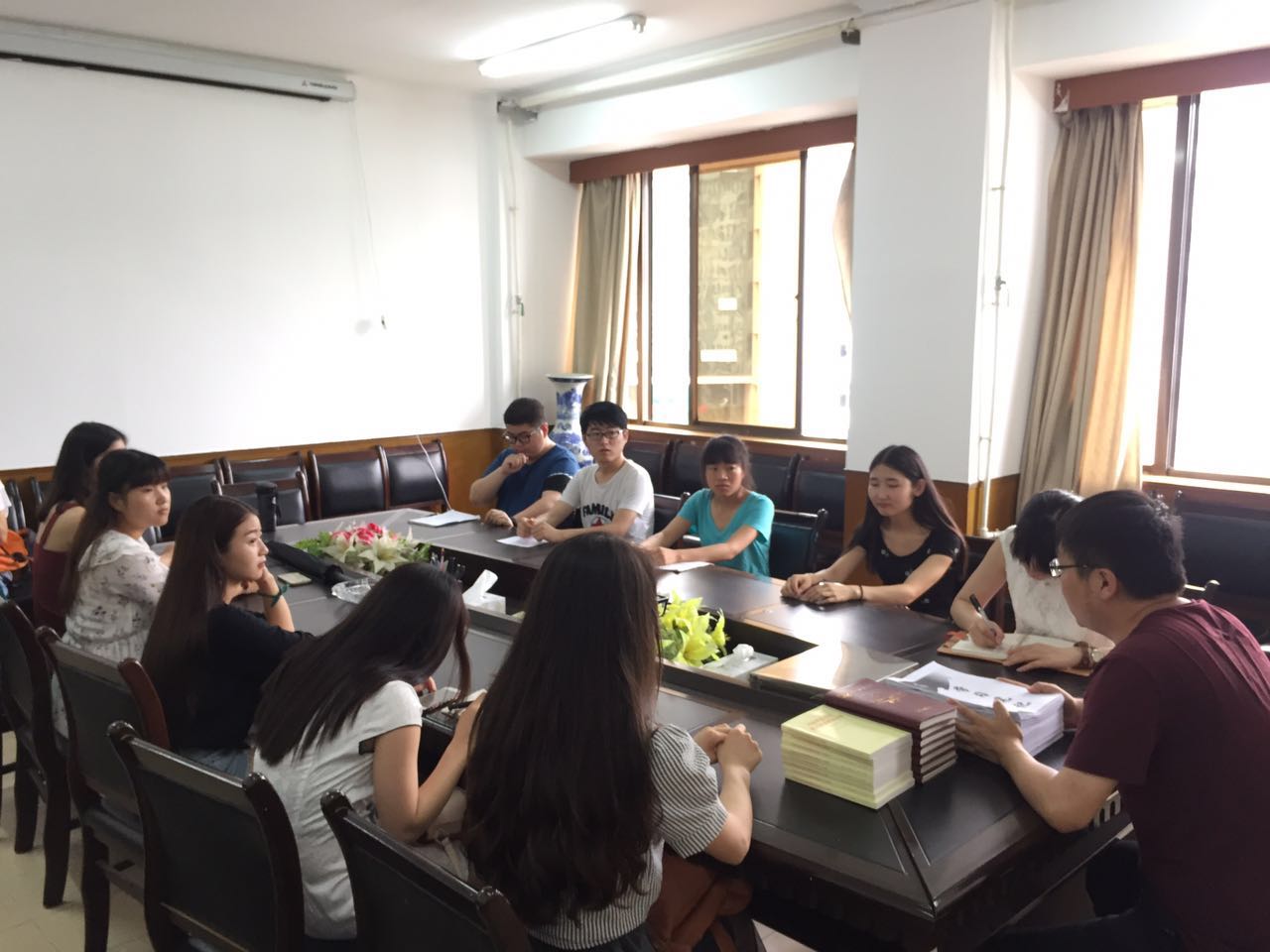 公司员工党支部安排暑假期间“两学一做”学习教育